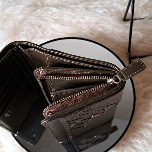 Givenchy Vintage Wallet EUC - Picture 10 of 11